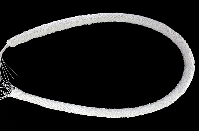 Шнур уплотнительный на основе наполнителя из дискретных волокон оксида циркония марки ВШУ-1